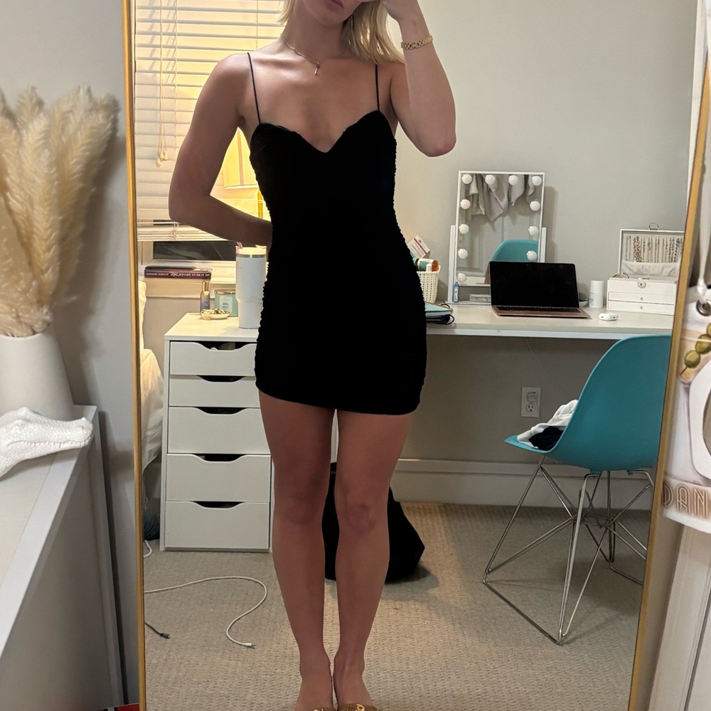Princess Polly size 4 Black mini Ruched bodycon dress